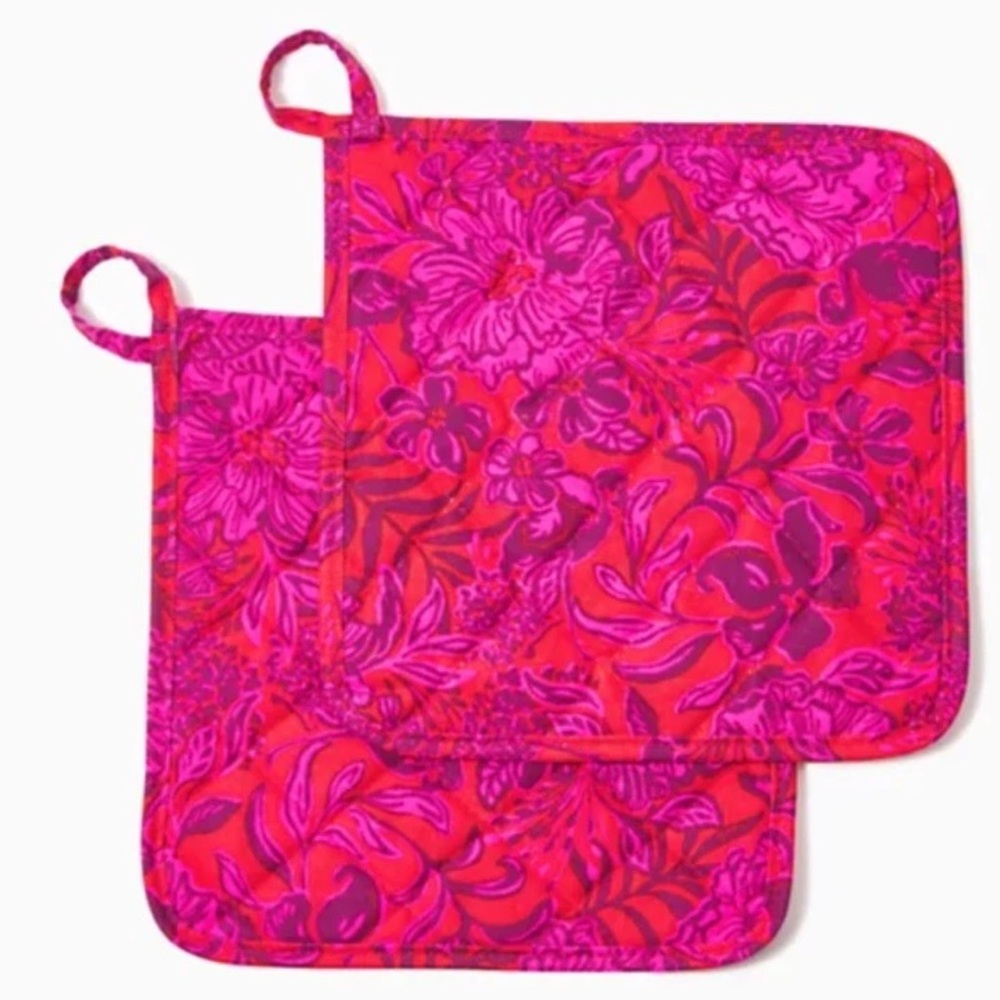 NWT Lilly Pulitzer Set of 2 Pot Holders Amaryllis Red Secret Hideaway